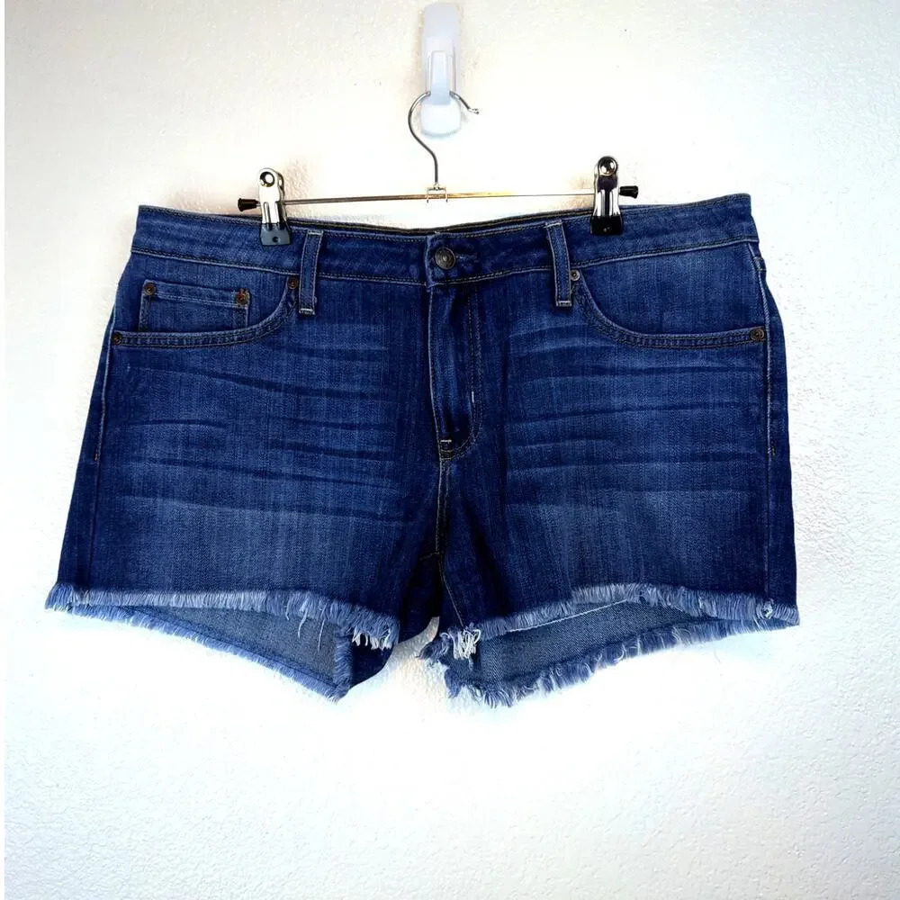 Just Black Frayed Hem Denim Medium Wash Shorts  Size 32